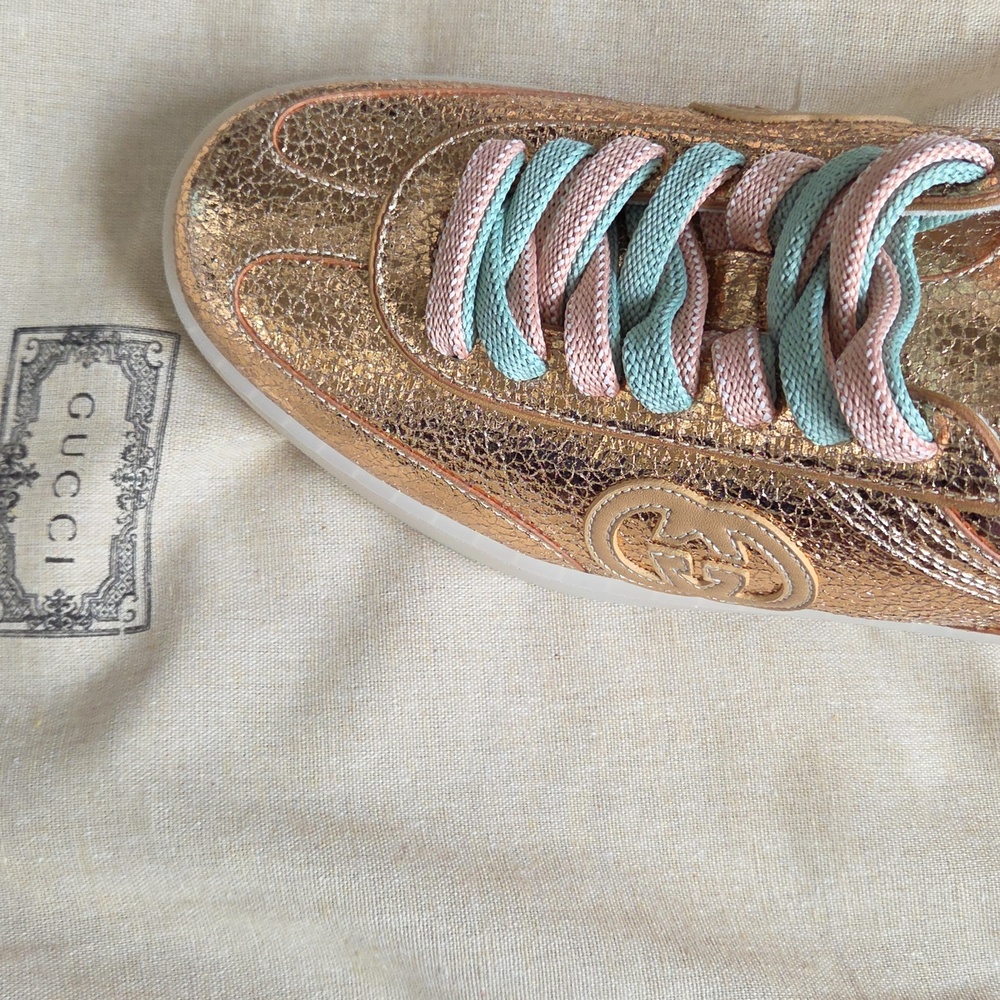 Gucci Women’s Gold Leather Sneaker with Pink & Mint Laces - Picture 8 of 10